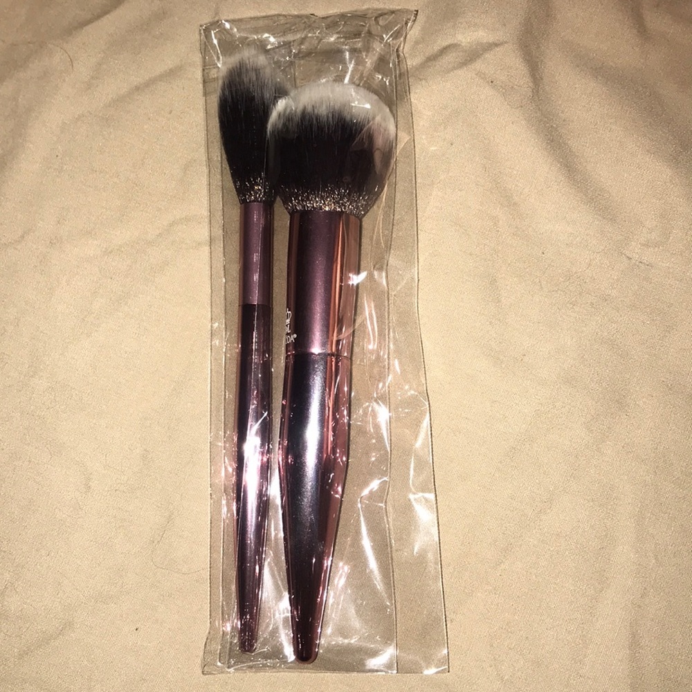 MŌDA® Limited Edition 2pc Powder & Soft Glow Kit